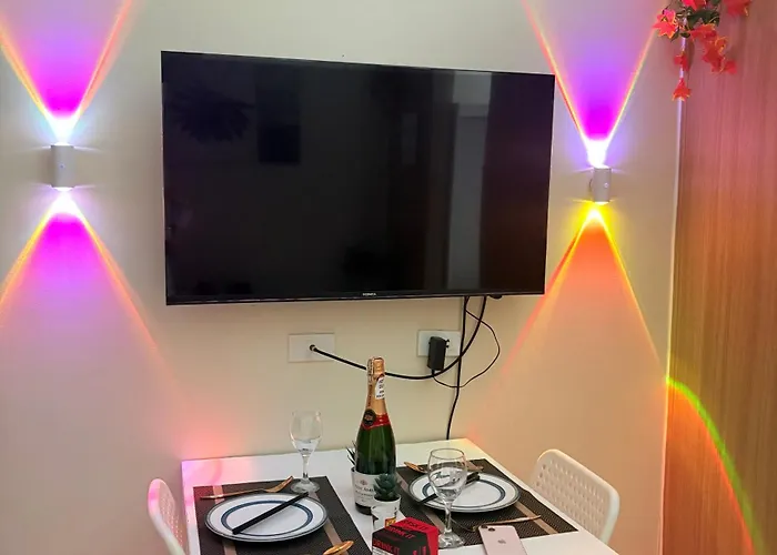 Aparthotel Bond & Beyond Karaoke Night Staycation *